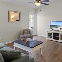 Gulf Shores Condo with Pool 5 Miles to Beaches