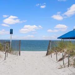 Poolside Condo with Beach Access