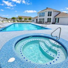 Gulf Shores Condo with Pool & Hot Tub