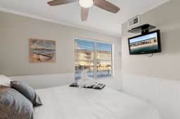 Beachfront Condo | Pool, Beach Gear & 75″ TV