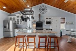 Riverfront Getaway Sleeps 12 Kayaks Game Room