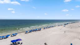 Studio for Two Near Beach Access Dining and Shops