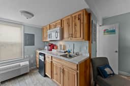 Studio for Two Near Beach Access Dining and Shops