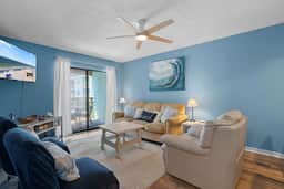 Poolside Condo with Beach Access - Image 2
