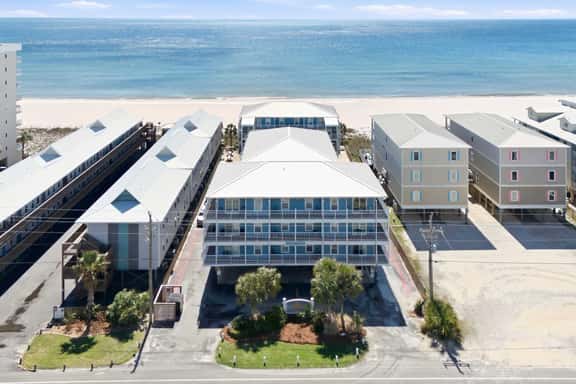 Beachfront 2BR Condo with Pool and Beach Access - Image 1