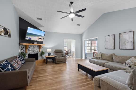 4BR Foley Home Near OWA and Beaches - Image 1