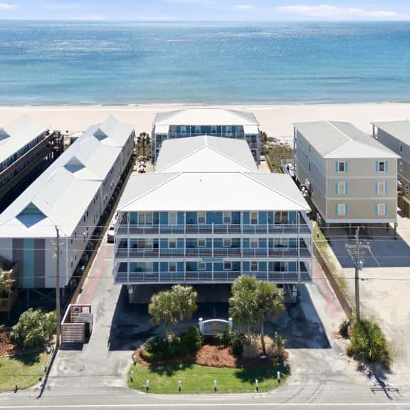 Beachfront 2BR Condo with Pool and Beach Access - Image 1