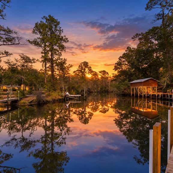 Family River Retreat with Kayaks - Image 1