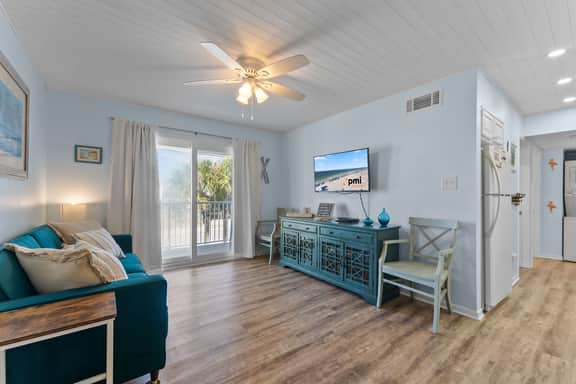 Beachfront 2BR Condo with Pool and Beach Access