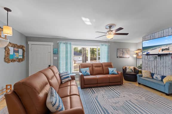 Family River Retreat with Kayaks and Fire Pit