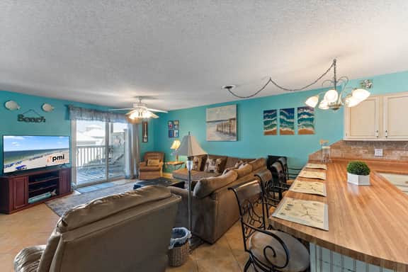 Waterfront Condo with Beach Access and Boat Launch