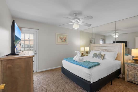 Gulf Shores Condo with Pool 5 Miles to Beaches