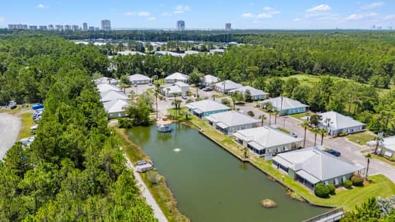 Condo Near The Wharf with Pool