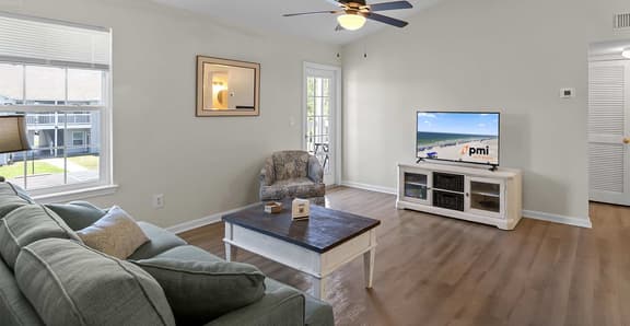 Gulf Shores Condo with Pool 5 Miles to Beaches